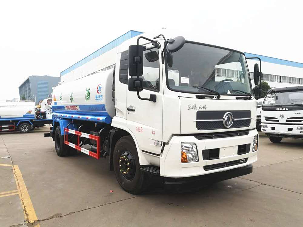 東風天錦灑水車