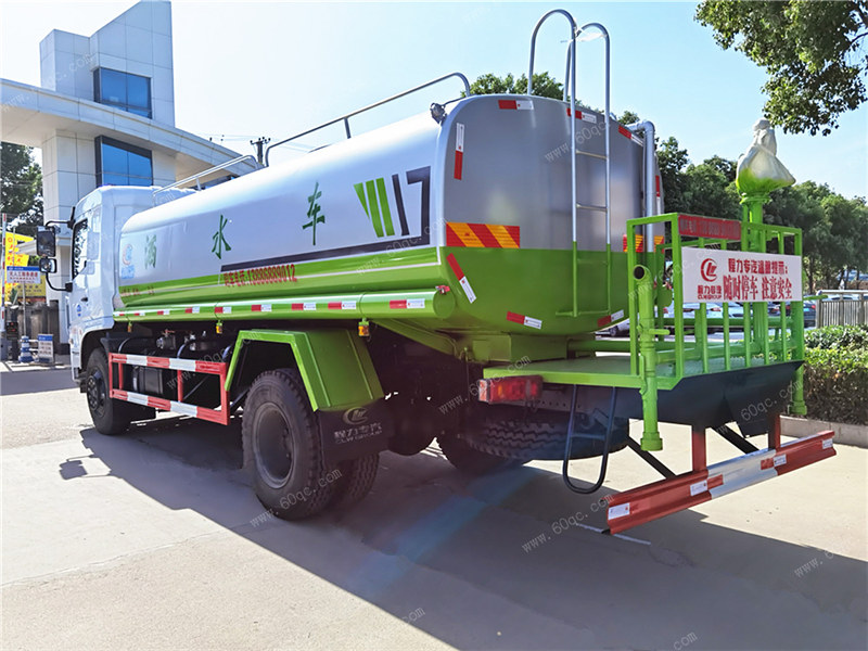 東風(fēng)新款D3L灑水車(chē)
