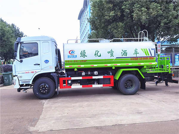 國(guó)六東風(fēng)新款D3L灑水車(chē)