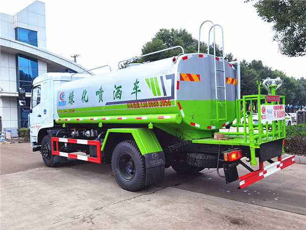 東風(fēng)新款D3L灑水車(chē)